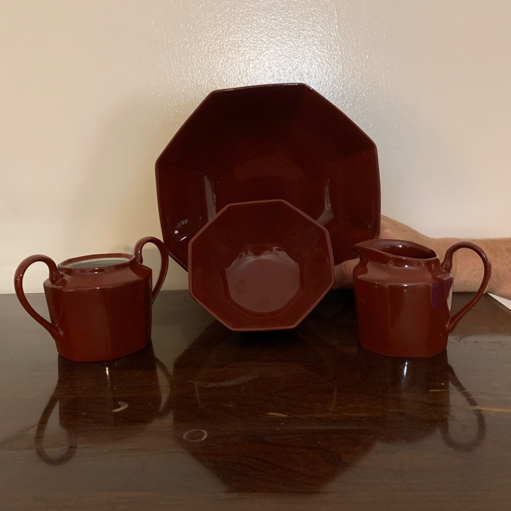 Fitz and Floyd two bowls, cream and sugar, missing top, porcelin, cinnabar